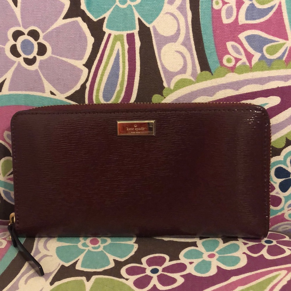 🎀 Kate Spade Patent Leather Wallet
